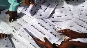Mumbai: वोटर लिस्ट आपत्तियों के लिए अतिरिक्त समय की मांग तेज Mumbai: वोटर लिस्ट आपत्तियों के लिए अतिरिक्त समय की मांग तेज