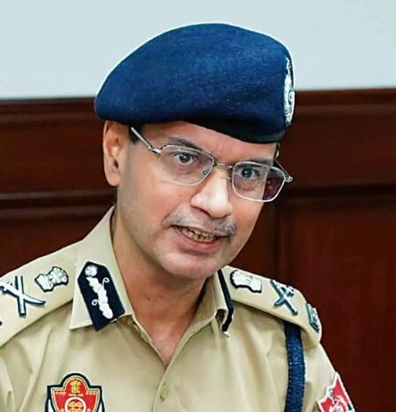 पंजाब के DGP यादव चुनाव आयोग के सामने पेश हुए, अकालियों से जुड़ी एफआईआर का बचाव किया पंजाब के DGP यादव चुनाव आयोग के सामने पेश हुए, अकालियों से जुड़ी एफआईआर का बचाव किया