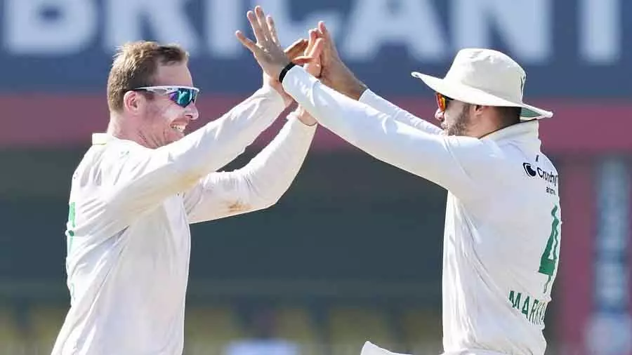 India vs South Africa : हार्मर ने फिर से धमाका किया, प्रोटियाज ने सीरीज जीती India vs South Africa : हार्मर ने फिर से धमाका किया, प्रोटियाज ने सीरीज जीती