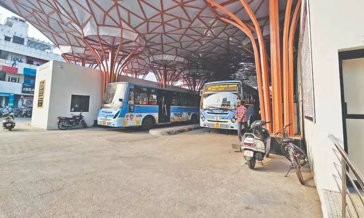 CMDA के 3 नए टर्मिनलों पर दोपहिया वाहनों के लिए पार्किंग की जगह नहीं CMDA के 3 नए टर्मिनलों पर दोपहिया वाहनों के लिए पार्किंग की जगह नहीं