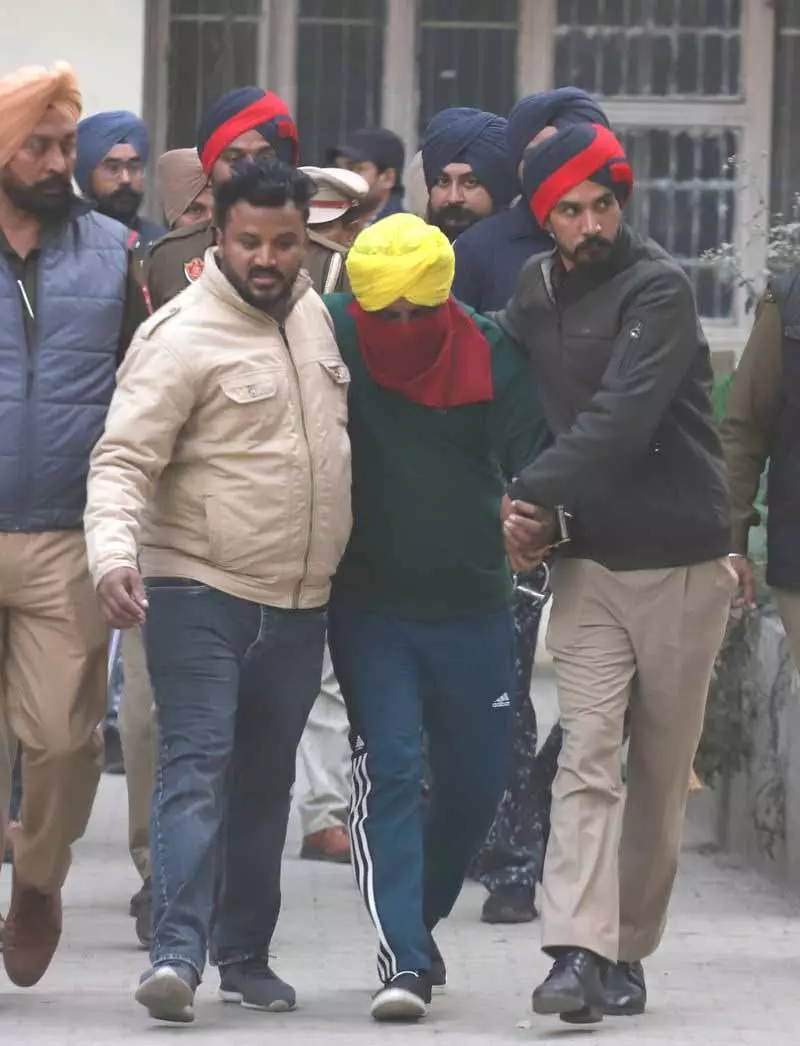 Jalandhar: किशोर हत्या मामले में आरोपी को 9 दिन की पुलिस रिमांड पर भेजा गया Jalandhar: किशोर हत्या मामले में आरोपी को 9 दिन की पुलिस रिमांड पर भेजा गया