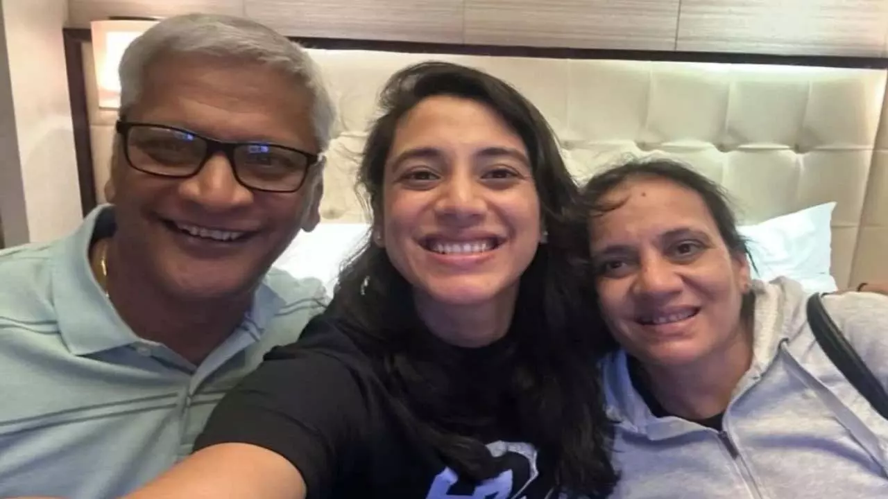 Smriti Mandhana के पिता डिस्चार्ज, शादी रुकी Smriti Mandhana के पिता डिस्चार्ज, शादी रुकी
