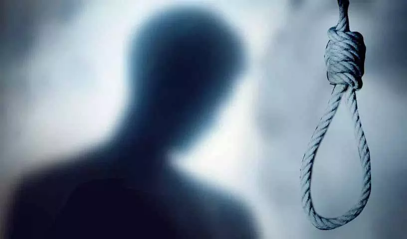 Narsingi में पारिवारिक विवाद के चलते आत्महत्या की कोशिश करने वाले व्यक्ति को बचाया गया Narsingi में पारिवारिक विवाद के चलते आत्महत्या की कोशिश करने वाले व्यक्ति को बचाया गया