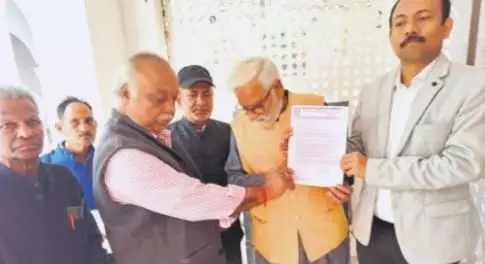Bareilly: सिटी मजिस्ट्रेट को पेंशनर्स ने सौंपा अपनी मांगों का ज्ञापन Bareilly: सिटी मजिस्ट्रेट को पेंशनर्स ने सौंपा अपनी मांगों का ज्ञापन