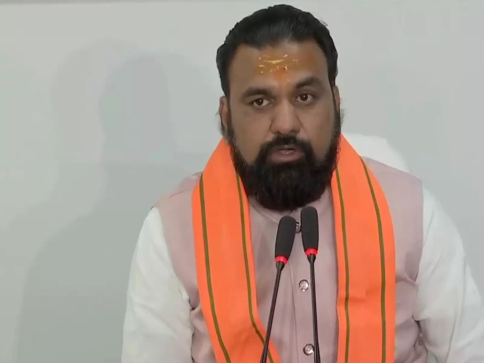 चौधरी ने नीतीश सरकार में अपराध नियंत्रण की घोषणाएँ कीं चौधरी ने नीतीश सरकार में अपराध नियंत्रण की घोषणाएँ कीं