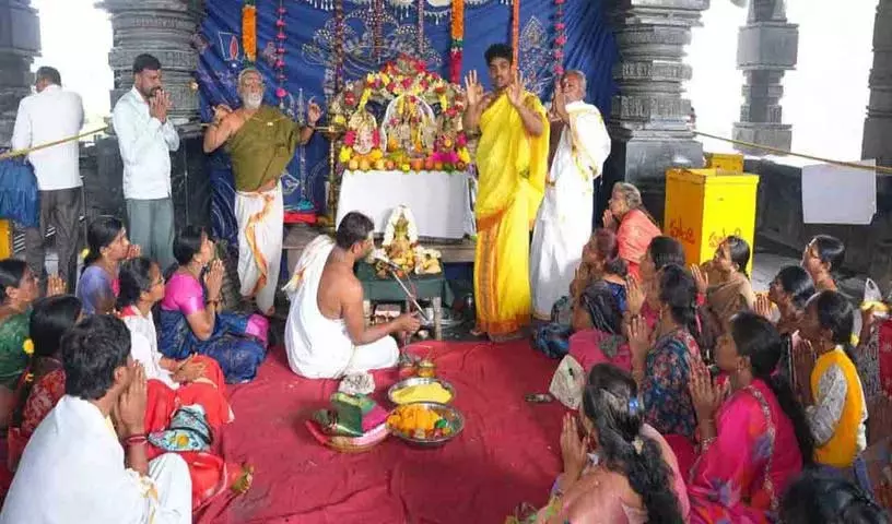 Subrahmanya Swamy कल्याणोत्सव हज़ार स्तंभों वाले मंदिर में मनाया गया Subrahmanya Swamy कल्याणोत्सव हज़ार स्तंभों वाले मंदिर में मनाया गया