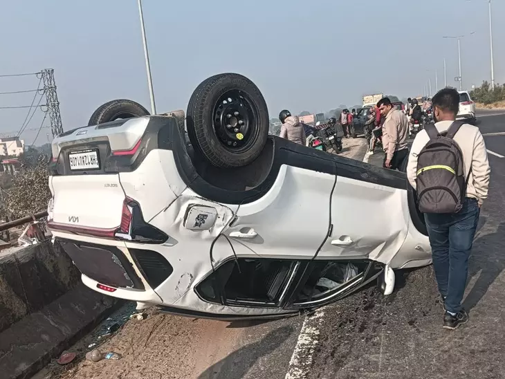 Bahadurgarh: सड़क हादसे में कई लोग घायल, तीन वाहन टकराए Bahadurgarh: सड़क हादसे में कई लोग घायल, तीन वाहन टकराए
