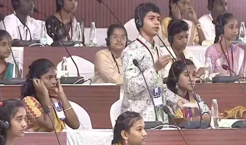 स्टूडेंट्स की शानदार Mock Assembly चंद्रबाबू को बधाई स्टूडेंट्स की शानदार Mock Assembly चंद्रबाबू को बधाई