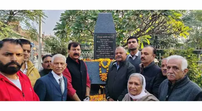 Mirpur के शहीदों को भावभीनी श्रद्धांजलि दी गई Mirpur के शहीदों को भावभीनी श्रद्धांजलि दी गई