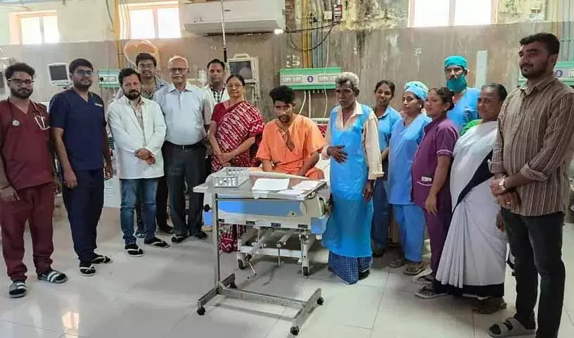 Gandhi Hospital ने 24 साल के मरीज़ की रेयर, कॉम्प्लेक्स ट्रेकियल सर्जरी की Gandhi Hospital ने 24 साल के मरीज़ की रेयर, कॉम्प्लेक्स ट्रेकियल सर्जरी की