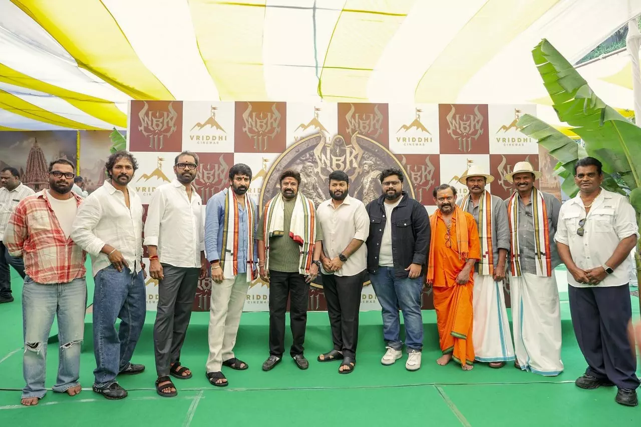 नंदमुरी बालकृष्ण की ऐतिहासिक फिल्म #NBK111 की शूटिंग ग्रैंड पूजा के साथ शुरू हुई नंदमुरी बालकृष्ण की ऐतिहासिक फिल्म #NBK111 की शूटिंग ग्रैंड पूजा के साथ शुरू हुई