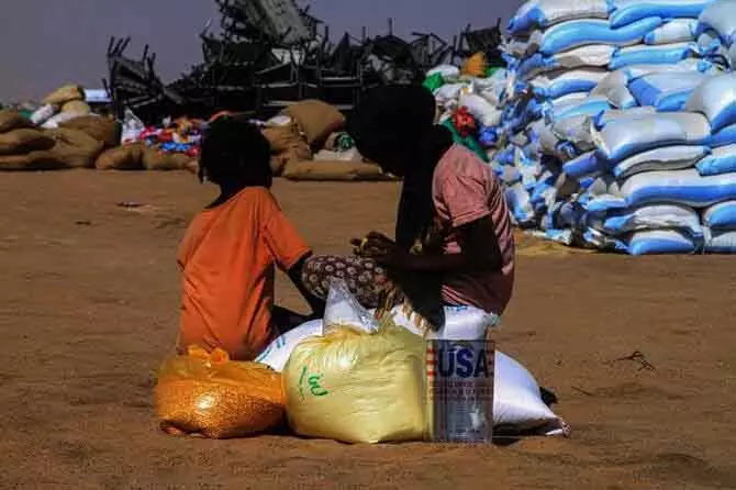 Sudan के आर्मी चीफ ने ट्रंप से शांति लाने की अपील की Sudan के आर्मी चीफ ने ट्रंप से शांति लाने की अपील की