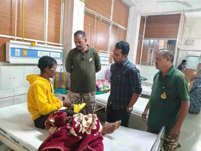 भेड़ को बचाने के लिए तेंदुए से लड़ाई; Ambetola में एक घायल भेड़ को बचाने के लिए तेंदुए से लड़ाई; Ambetola में एक घायल