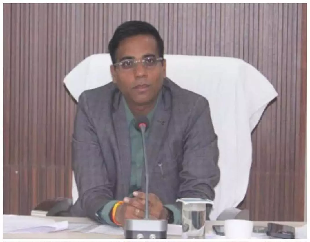 कलेक्टर ने पीएम सूर्य घर योजना की धीमी प्रगति पर जताई नाराजगी कलेक्टर ने पीएम सूर्य घर योजना की धीमी प्रगति पर जताई नाराजगी