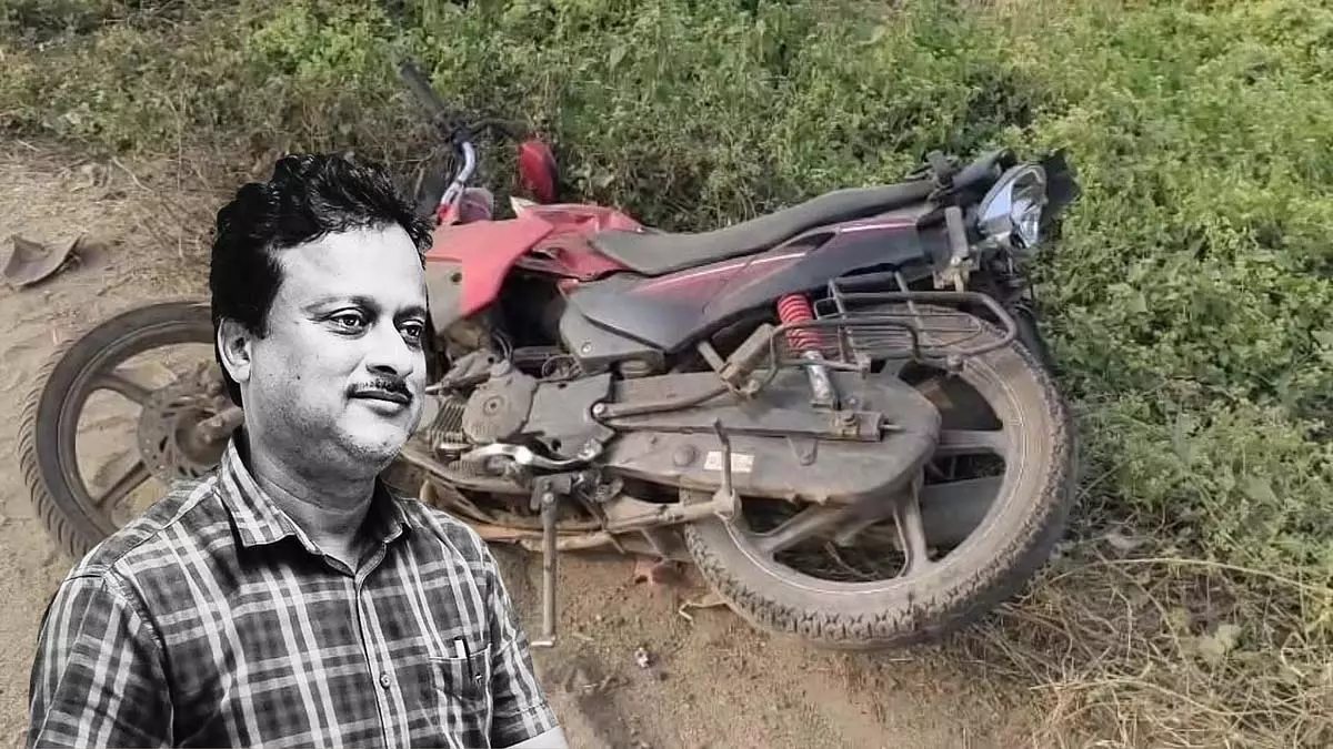 घर जाते समय दर्दनाक हादसा, लॉरी के पहिए ने headmaster को कुचला घर जाते समय दर्दनाक हादसा, लॉरी के पहिए ने headmaster को कुचला
