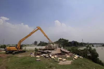 Bangladesh में जल-संबंधी लैंडस्केप बदलावों से लाखों लोगों को खतरा Bangladesh में जल-संबंधी लैंडस्केप बदलावों से लाखों लोगों को खतरा
