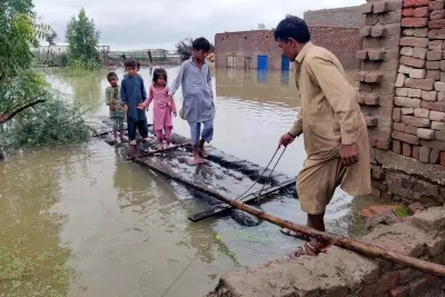 जलवायु परिवर्तन और कमजोर इंफ्रास्ट्रक्चर से पाकिस्तान में मानवीय संकट जलवायु परिवर्तन और कमजोर इंफ्रास्ट्रक्चर से पाकिस्तान में मानवीय संकट