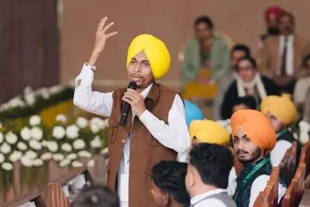 संविधान दिवस पर श्री आनंदपुर साहिब में आयोजित हुआ पंजाब विधानसभा का सत्र, विद्यार्थियों ने लिया भाग संविधान दिवस पर श्री आनंदपुर साहिब में आयोजित हुआ पंजाब विधानसभा का सत्र, विद्यार्थियों ने लिया भाग