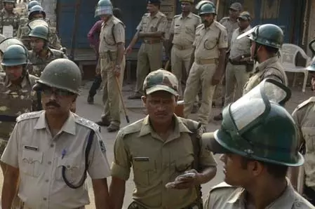 मध्य प्रदेश: गौहरगंज में दुष्कर्म के मामले को लेकर सांप्रदायिक तनाव बढ़ा मध्य प्रदेश: गौहरगंज में दुष्कर्म के मामले को लेकर सांप्रदायिक तनाव बढ़ा