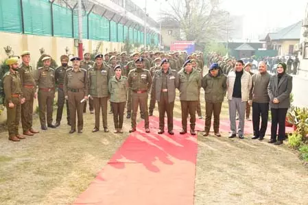 संविधान दिवस: श्रीनगर पुलिस ने दोहराया न्याय, स्वतंत्रता व समानता का संकल्प संविधान दिवस: श्रीनगर पुलिस ने दोहराया न्याय, स्वतंत्रता व समानता का संकल्प