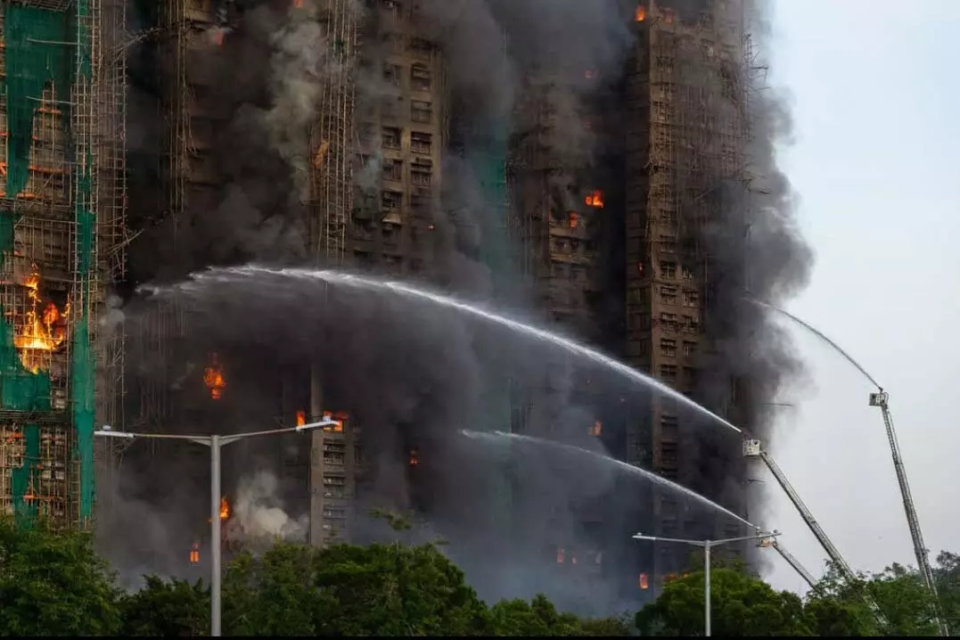 BIG BREAKING: हांगकांग के आवासीय परिसर में लगी भीषण आग, 36 की मौत, 300 लापता BIG BREAKING: हांगकांग के आवासीय परिसर में लगी भीषण आग, 36 की मौत, 300 लापता