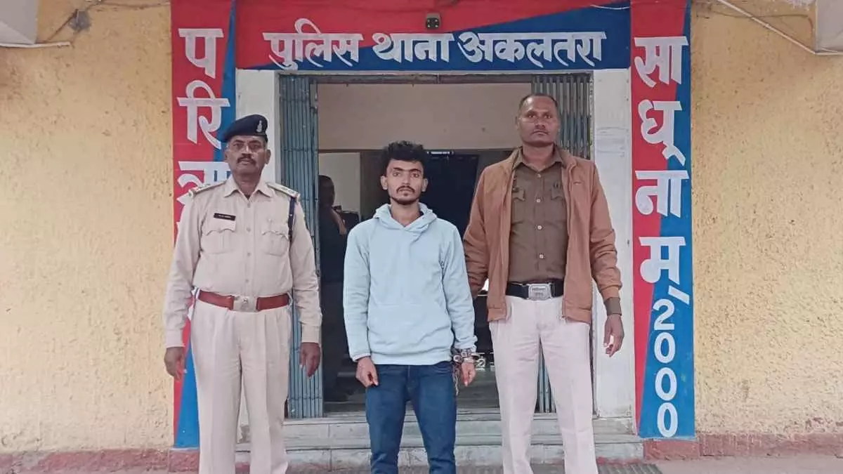 सोशल मीडिया पर दोस्ती कर युवती का अश्लील वीडियो वायरल करने की धमकी, आरोपी गिरफ्तार सोशल मीडिया पर दोस्ती कर युवती का अश्लील वीडियो वायरल करने की धमकी, आरोपी गिरफ्तार