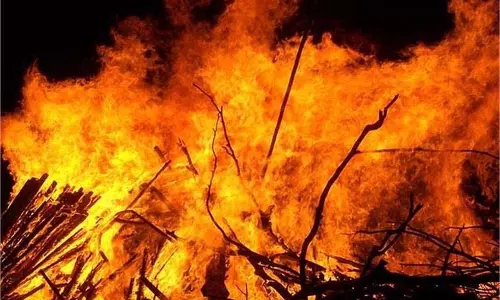 Jharkhand: माचिस की चिंगारी ने छीनी 2 मासूम जिंदगियां,मची चीख पुकार