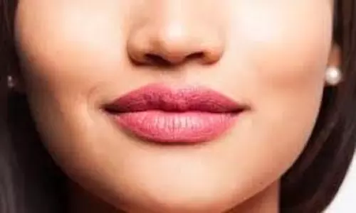 Beauty Tips: होंठों को बनाएं मुलायम और गुलाबी Beauty Tips: होंठों को बनाएं मुलायम और गुलाबी
