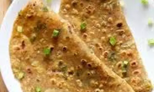 Spring Onion Paratha : 15 मिनट में बनाएं नरम-खुशबूदार स्प्रिंग अनियन पराठा Spring Onion Paratha : 15 मिनट में बनाएं नरम-खुशबूदार स्प्रिंग अनियन पराठा