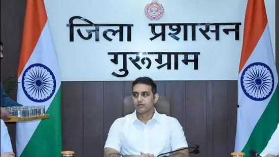 Gurugram DC ने स्कूल बसों के लिए सेफ स्कूल ज़ोन और कड़े नियम बनाने का आदेश दिया Gurugram DC ने स्कूल बसों के लिए सेफ स्कूल ज़ोन और कड़े नियम बनाने का आदेश दिया