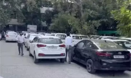 Punjab: सुरक्षा के बीच कोर्ट कॉम्प्लेक्स से फरार हुआ कातिलाना आरोपी, फैली सनसनी Punjab: सुरक्षा के बीच कोर्ट कॉम्प्लेक्स से फरार हुआ कातिलाना आरोपी, फैली सनसनी