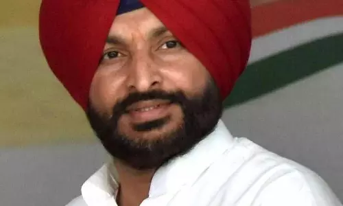 बाढ़ राहत पर झूठ बोल रही है AAP, 800 करोड़ रुपये पहले ही जारी हो चुके हैं: Ravneet Bittu बाढ़ राहत पर झूठ बोल रही है AAP, 800 करोड़ रुपये पहले ही जारी हो चुके हैं: Ravneet Bittu