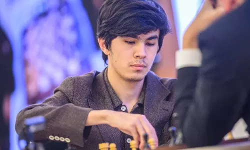 FIDE वर्ल्ड कप 2025: 19 साल के सिंडारोव ने सबसे कम उम्र के चैंपियन बनकर इतिहास रचा FIDE वर्ल्ड कप 2025: 19 साल के सिंडारोव ने सबसे कम उम्र के चैंपियन बनकर इतिहास रचा
