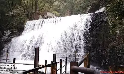 Tamil Nadu : सुरुली झरने में नहाने की अनुमति