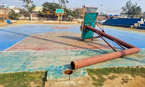 Rohtak और झज्जर में बास्केटबॉल के पोल गिरने से 2 लड़कों की मौत