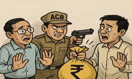 फर्जी ACB अधिकारी बनकर की लूट, दिनदहाड़े घर में घुसकर लैपटॉप-मोबाइल लूटे