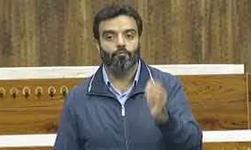 NC CWC सत्र के दिन, MP आगा रूहुल्लाह गंदेरबल के लिए रवाना
