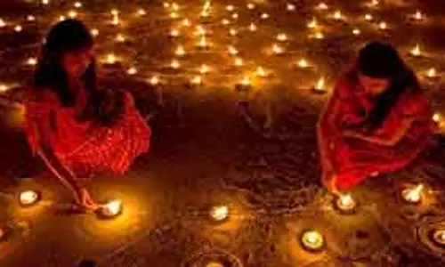 Karthigai Deepam के नजदीक आने पर मिट्टी के दीयों की बिक्री बढ़ी