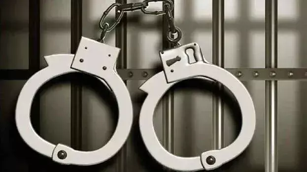 TTE के साथ दुर्व्यवहार, यात्रियों ने तुरंत कार्रवाई कर हमलावर को रोका