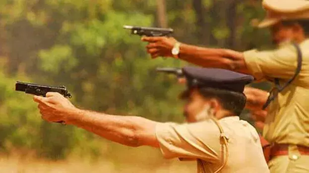 राजधानी में POCSO केस के आरोपी पर तलवार से हमला होने के बाद पुलिस ने गोली चलाई