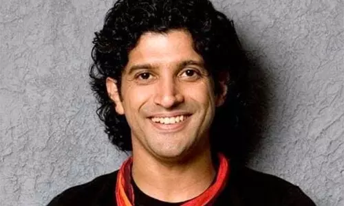 Farhan Akhtar ने बेटियों को लाइमलाइट से दूर रखने पर कहा Farhan Akhtar ने बेटियों को लाइमलाइट से दूर रखने पर कहा