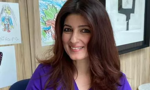 Twinkle Khanna ने फिक्शन ब्रेक और फनी होने के प्रेशर पर बात की Twinkle Khanna ने फिक्शन ब्रेक और फनी होने के प्रेशर पर बात की