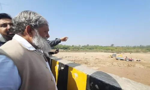 Haryana : विज ने टांगरी नदी से गाद निकालने की समीक्षा की