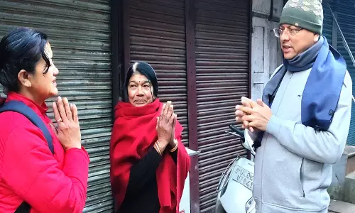 मुख्यमंत्री ने Nainital में स्थानीय लोगों से बातचीत की, शासन पर फीडबैक लिया मुख्यमंत्री ने Nainital में स्थानीय लोगों से बातचीत की, शासन पर फीडबैक लिया