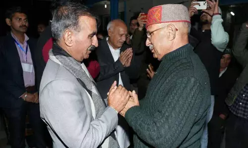 Himachal: नेता दुख में एकजुट हुए, विंग कमांडर स्याल को श्रद्धांजलि दी
