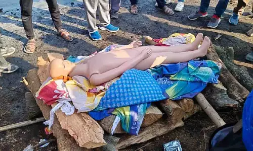 Delhi के दो लोग हापुड़ में डमी अंतिम संस्कार मामले में गिरफ्तार Delhi के दो लोग हापुड़ में डमी अंतिम संस्कार मामले में गिरफ्तार