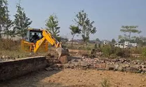 Bareilly: चार अवैध कॉलोनियों को प्रशासन ने ध्वस्त किया Bareilly: चार अवैध कॉलोनियों को प्रशासन ने ध्वस्त किया