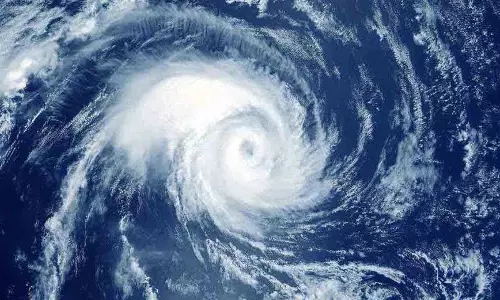 Cyclone Ditva का नाम बंगाल की खाड़ी के नाम पर रखा गया, आंध्र प्रदेश के कई जिलों के लिए रेड अलर्ट Cyclone Ditva का नाम बंगाल की खाड़ी के नाम पर रखा गया, आंध्र प्रदेश के कई जिलों के लिए रेड अलर्ट