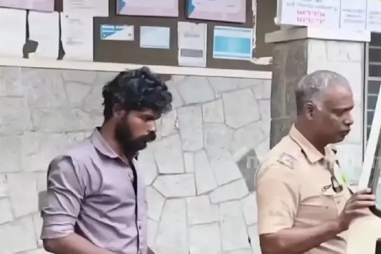 Kerala : वर्कला के एक आदमी को स्कूल की लड़की को किडनैप करने और उस पर हमला करने के आरोप Kerala : वर्कला के एक आदमी को स्कूल की लड़की को किडनैप करने और उस पर हमला करने के आरोप