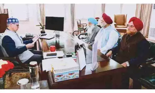 ASTI टीम ने CM से मुलाकात की, लोकल माइक्रो इंडस्ट्रीज़ के सामने आने वाली चुनौतियों पर चर्चा की